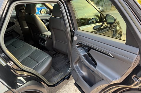 Land Rover Range Rover Evoque R-DYNAMIC HSE MHEV -TRIPLE BLACK - PAN ROOF - ONE OWNER -MERIDIAN -VATQ 31