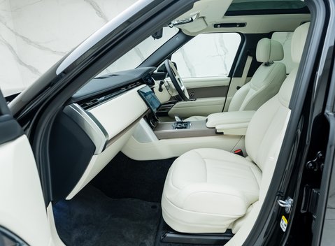 Land Rover Range Rover P510e First Edition 19