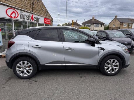 Renault Captur ICONIC TCE 6