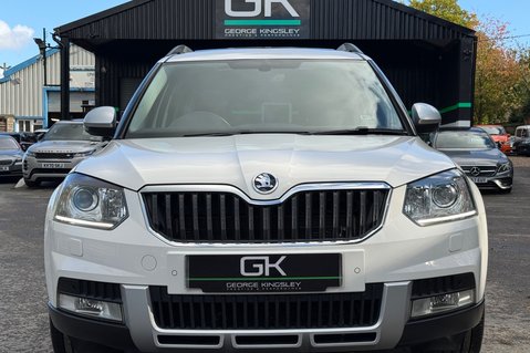 Skoda Yeti Outdoor LAURIN AND KLEMENT TDI DSG - RARE CAR - PAN ROOF -APPLE CARPLAY -8 SERVICES 12