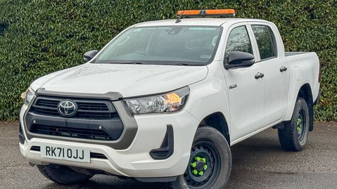 Toyota Hilux Active | 2.4 LT | AC | Sensors | Double Cab |
