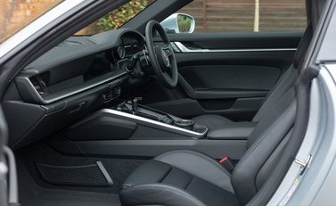 Porsche 911 Carrera 4S (992) 15