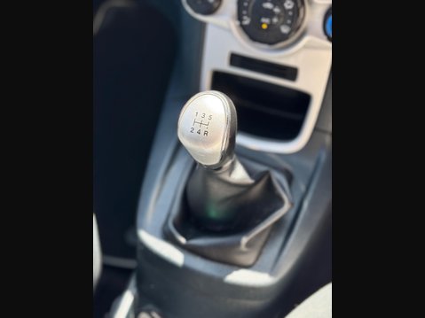 Ford Fiesta 1.4 Zetec 5dr 16