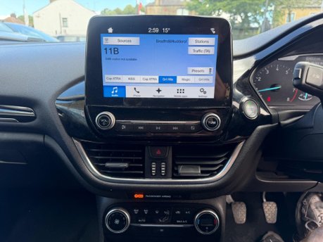 Ford Fiesta TITANIUM 15