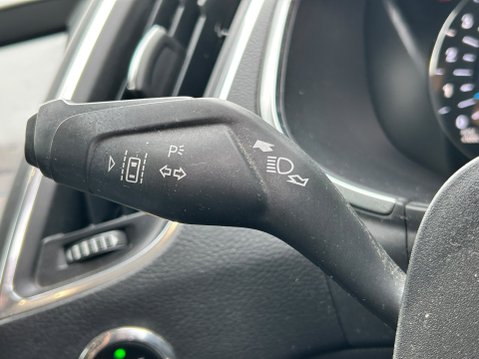Ford S-Max TITANIUM ECOBLUE 28