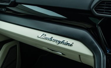 Lamborghini Urus S 24