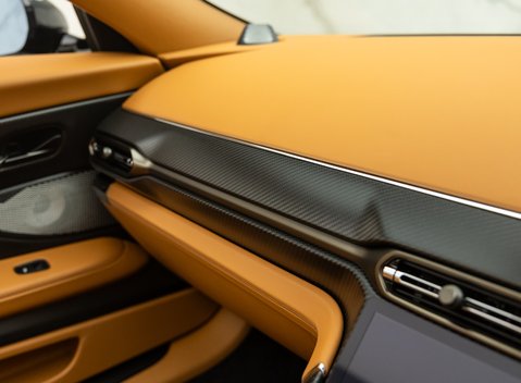 Aston Martin Vanquish Volante 20