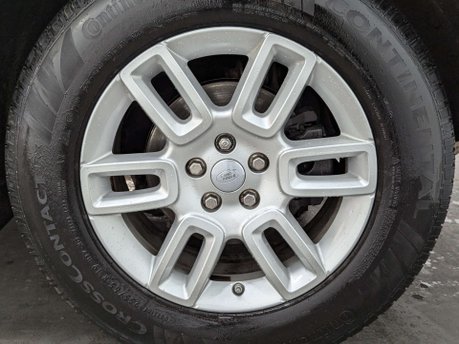 Land Rover Defender 2.0 Defender S D Auto 4WD 5dr 30