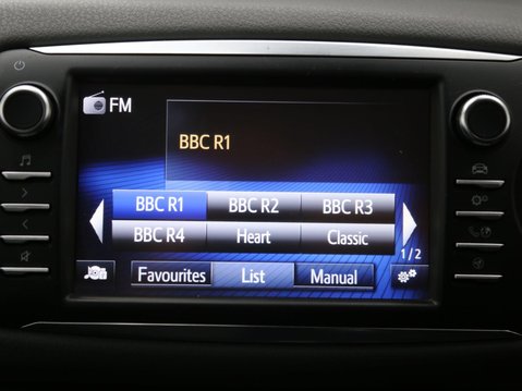 Toyota Yaris 1.5 VVT-i Icon Tech Euro 6 5dr 16