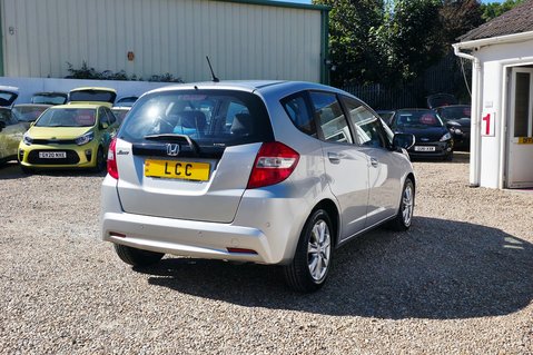 Honda Jazz I-VTEC ES..AUTOMATIC..12 MAIN DEALER SERVICES..1 PREVIOUS KEEPER..STUNNING 9