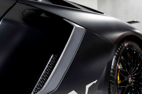 Lamborghini Aventador SV AD PERSONAM. FACTORY SATIN CARBON FIBRE EXT. COMFORT SEATS. FRONT LIFT. 62
