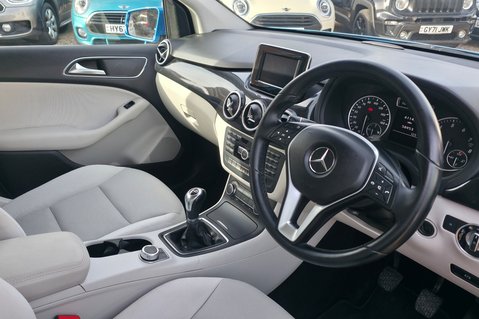 Mercedes-Benz B Class B180 BLUEEFFICIENCY SE LOOK! FULL SERVICE HISTORY! 10 MERCEDES SERVICES! 16
