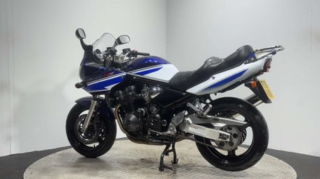 Suzuki Bandit 1200 2005 ONLY 21K NEW MOT SERVICED VERY CLEAN ICONIC MK2 NAKED 5