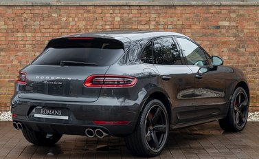 Porsche Macan Turbo 7