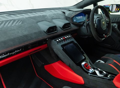 Lamborghini Huracan TECNICA 16