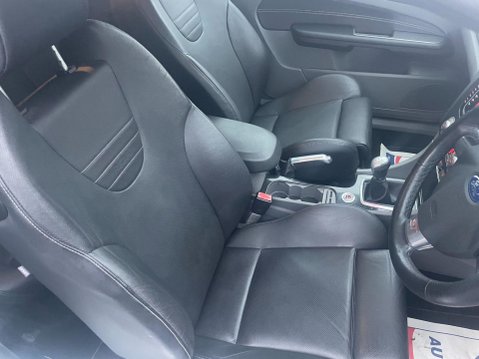 Ford Focus 2.5 SIV ST-3 3dr 15