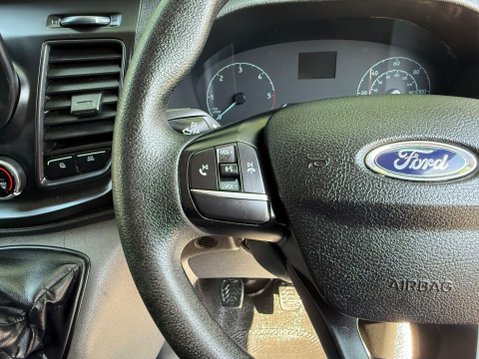 Ford Transit Custom 300 LEADER DCIV ECOBLUE 23
