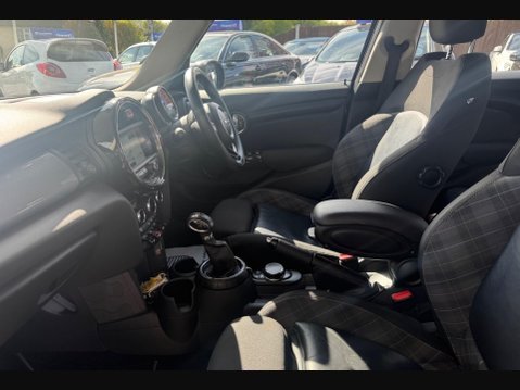 Mini Hatch 1.5 Cooper D Auto Euro 6 (s/s) 5dr 30