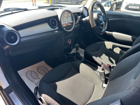 Mini Hatch 1.6 Cooper Auto 3dr 17