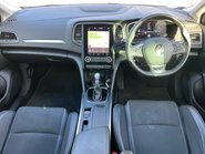 Renault Megane ICONIC E-TECH 3