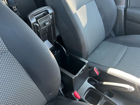 Suzuki Vitara SZ-T BOOSTERJET MHEV 28