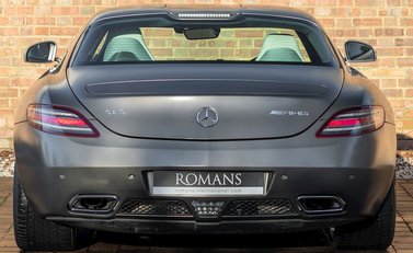 Mercedes-Benz SLS AMG 5