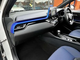 Toyota C-HR 1.8 C-HR-Dynamic HEV CVT 5dr 17