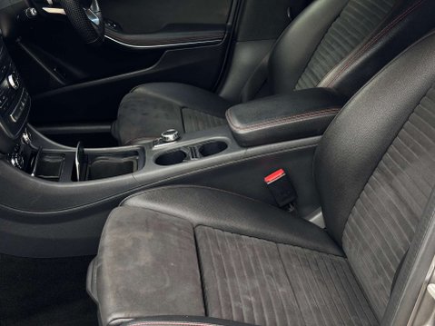 Mercedes-Benz GLA 2.1 GLA 220 AMG Line D 4Matic Auto 4WD 5dr 12