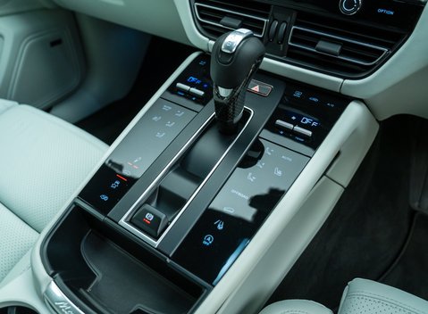 Porsche Macan GTS 26