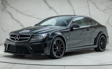 Mercedes-Benz C63 AMG Black Series 1