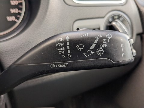 Volkswagen Polo SE DSG 25