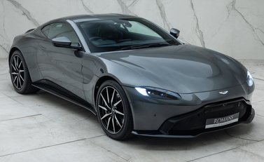 Aston Martin V8 Vantage 11