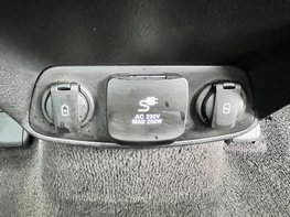 Hyundai SANTA FE 2.2 Santa Fe Premium SE CRDi Auto 4WD 5dr 91