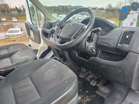 Peugeot Boxer 2.0 BlueHDi 335 Professional Panel Van 5dr Diesel Manual L2 H2 Euro 6 (130  18