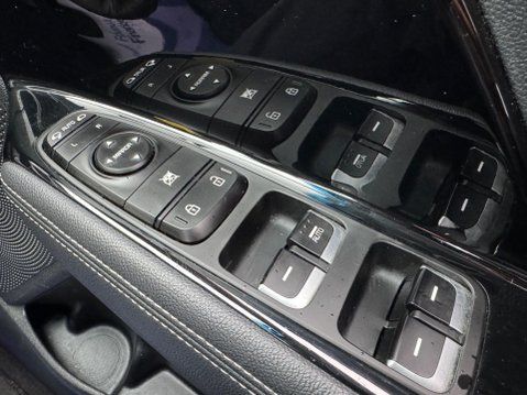 Kia Niro 1.6h GDi 2 DCT Euro 6 (s/s) 5dr 39