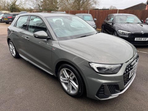 Audi A1 S LINE 35 TFSI S-A 1