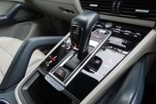 Porsche Cayenne 3.0 V6 E-Hybrid 17.9kWh Platinum Edition TiptronicS 4WD Euro 6 (s/s) 5dr (3 15