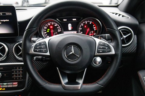 Mercedes-Benz A Class A 200 AMG LINE PREMIUM PLUS 21