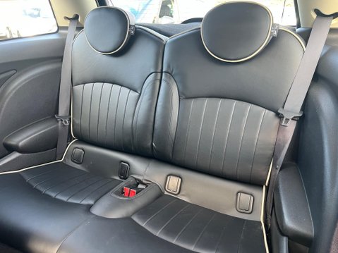 Mini Hatch 1.6 Cooper S Auto Euro 5 3dr 26