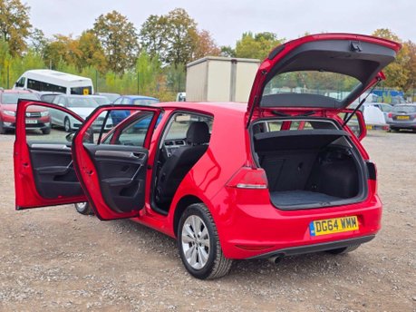 Volkswagen Golf 1.6 TDI BlueMotion Tech SE Hatchback 5dr Diesel DSG Euro 5 (s/s) (105 ps) 12