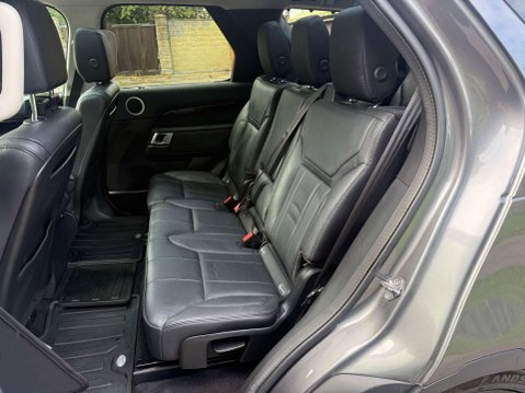 Land Rover Discovery 3.0 Discovery Anniversary Edition SDV6 Auto 4WD 5dr 18