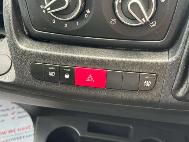 Peugeot Boxer LWB L3H2 Medium Roof Professional Premium Plus 335 32
