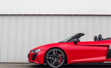 Audi R8 Spyder V10 Performance Carbon Black 30