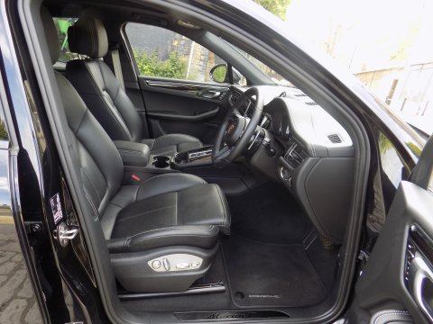 Porsche Macan 2.0T PDK 4WD SUV 28