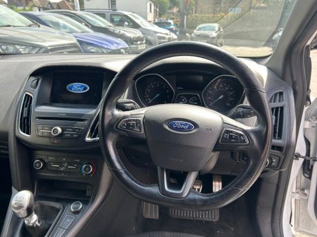 Ford Focus ST-LINE 14