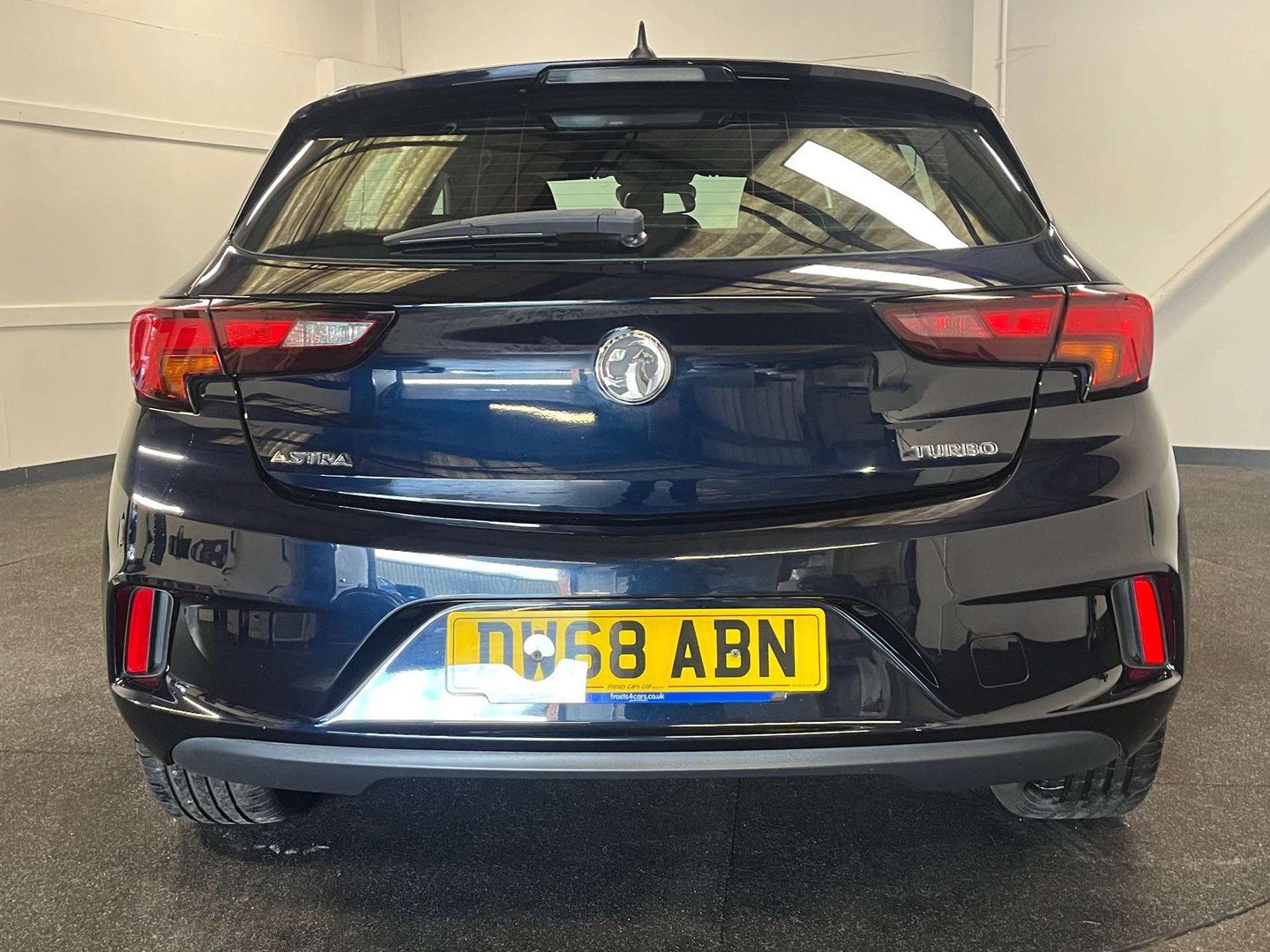 2019 Vauxhall Astra — image 6