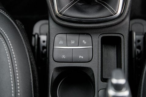 Ford Fiesta TITANIUM X 32