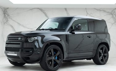 Land Rover Defender 90 V8 Bond Edition 1