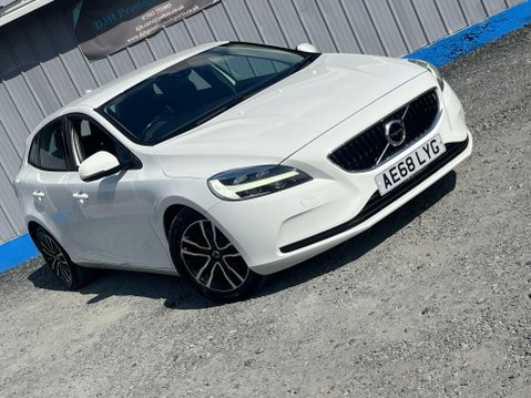 Volvo V40 2.0 T2 GPF Momentum Nav Plus Euro 6 (s/s) 5dr 2