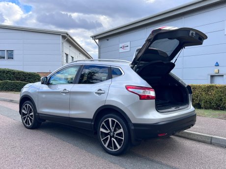 Nissan Qashqai 1.6 dCi Tekna 2WD Euro 6 (s/s) 5dr 35
